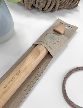 25mm birch crochet hook by Jolly Good Yarn